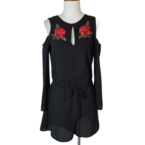 Bebop Long Sleeve Embroidered Rose Black Romper XS Preowned - Picture 2 of 9